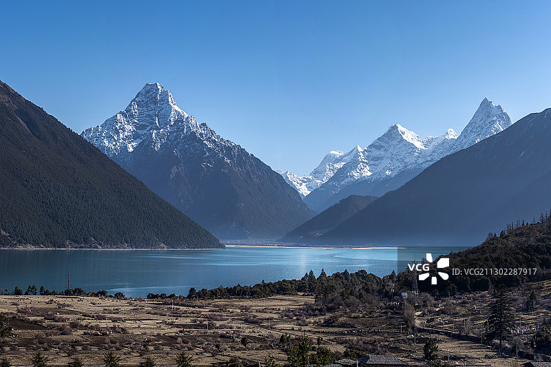 西藏林芝巴松措风光图片素材