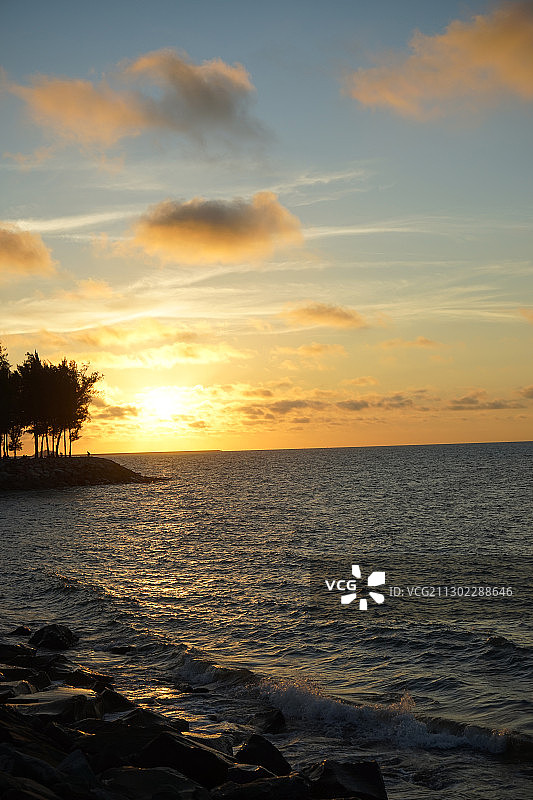 文莱日落海边图片素材