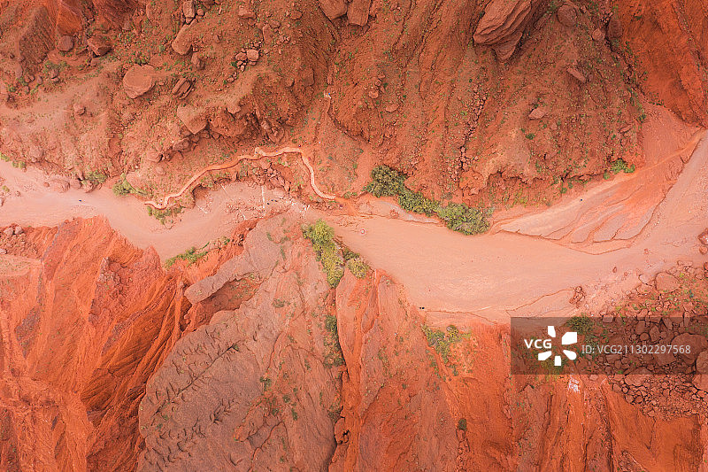 航拍天山神秘大峡谷图片素材