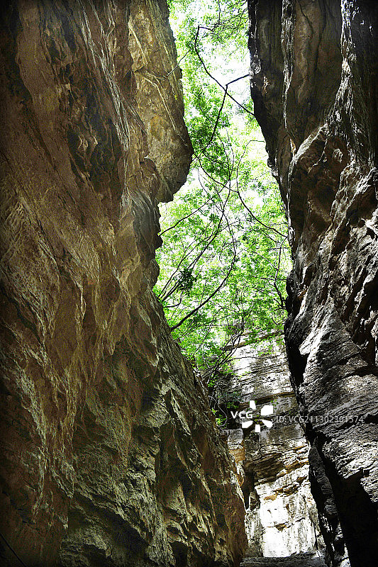 山东枣庄熊耳山大裂谷图片素材