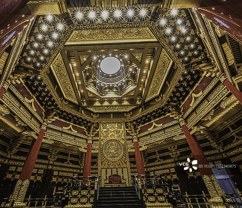 洛阳“七天建筑”之明堂主厅：金碧辉煌图片素材