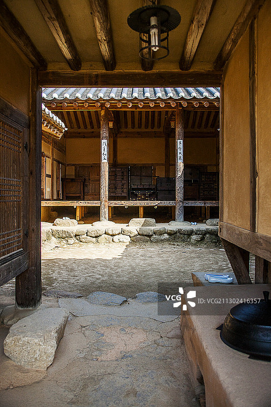 传统韩式房屋与庭院图片素材