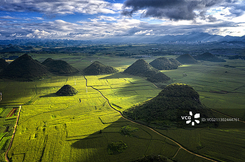 中国，云南省，罗平县，金鸡峰丛图片素材