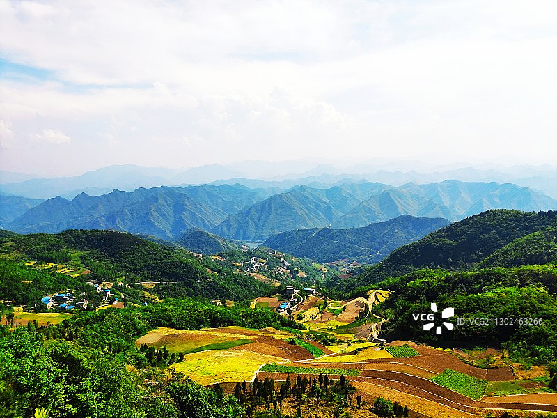 十堰郧西县羊尾山俯瞰图片素材