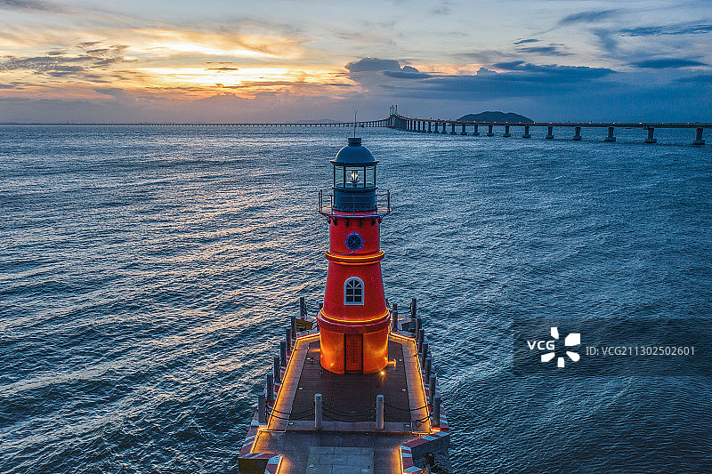 广东汕头南澳岛长山尾灯塔夜景图片素材