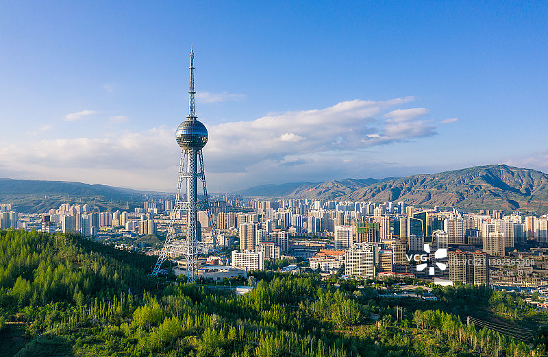 青海西宁浦宁之珠电视塔城市天际线航拍景观图片素材