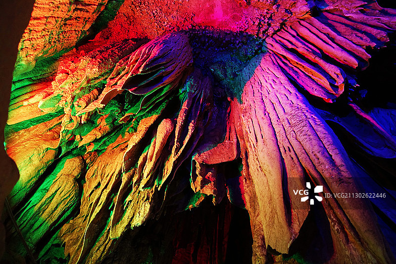广西柳州都乐公园多姿多彩的钟乳石图片素材