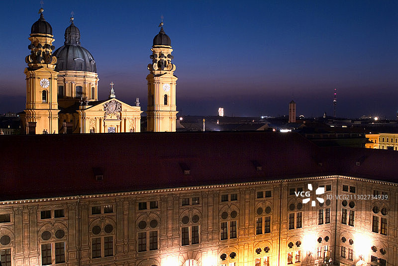 慕尼黑王宫和卡耶坦剧院教堂图片素材