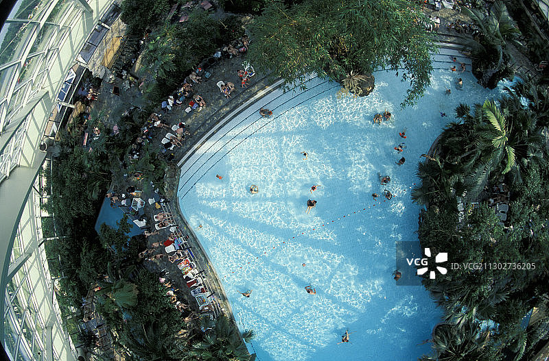 比斯平根室内游泳池景观（德国下萨克森州）图片素材