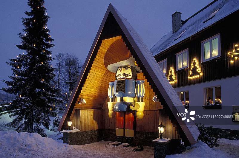 德国萨克森州赛芬圣诞市场的胡桃夹子图片素材