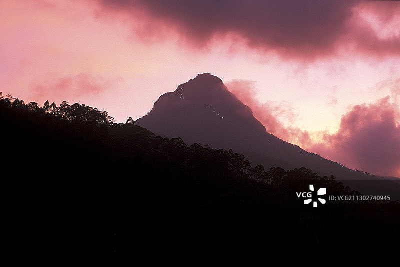 斯里兰卡中央省亚当峰日落图片素材