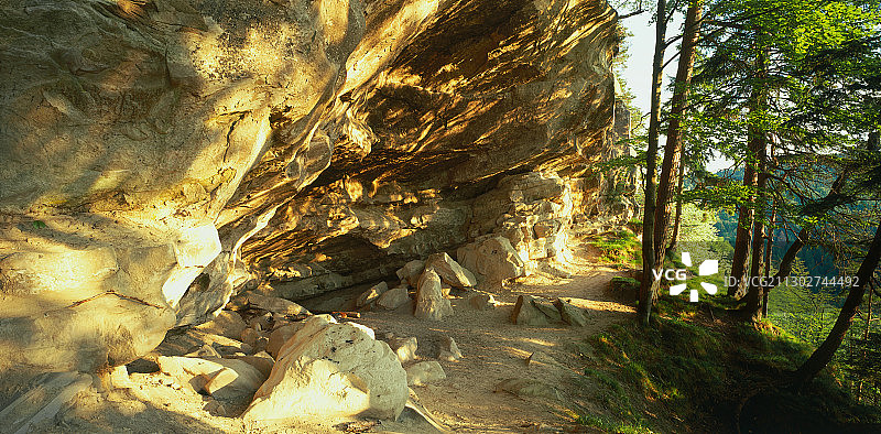 德国上巴伐利亚州魏尔海姆地区阿默洞穴图片素材