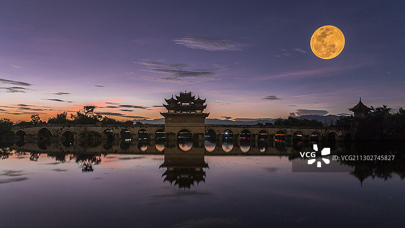 月是故乡明图片素材