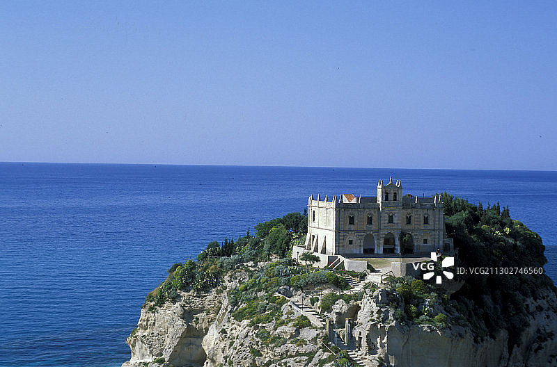 意大利特罗佩阿圣玛丽亚岛上的回廊图片素材