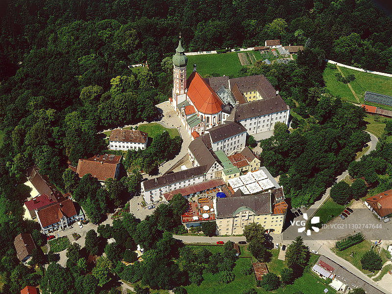 德国上巴伐利亚州安德克斯修道院鸟瞰图图片素材