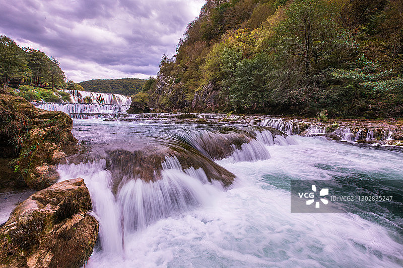 东欧波黑乌纳河国Strawbucki瀑布图片素材