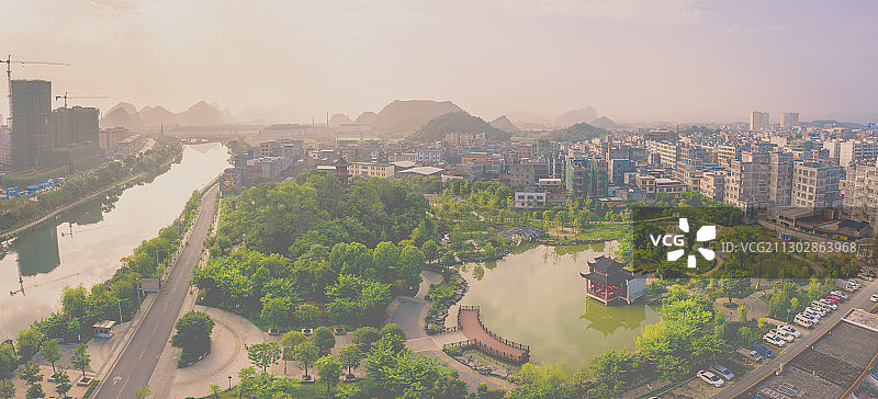 航拍贺州富江河畔钟山公园图片素材