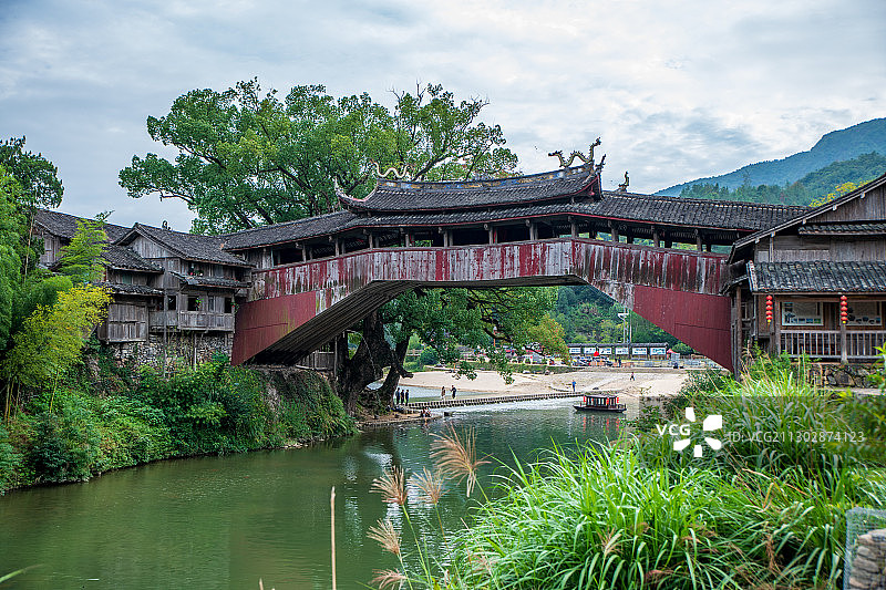 浙江省温州市泰顺县素有中国廊桥之乡的美誉，廊桥文化园汇聚廊桥图片素材