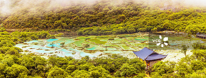 黄龙五彩池图片素材