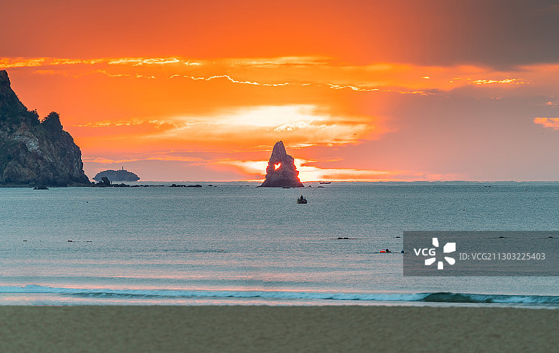 青岛石老人日出图片素材