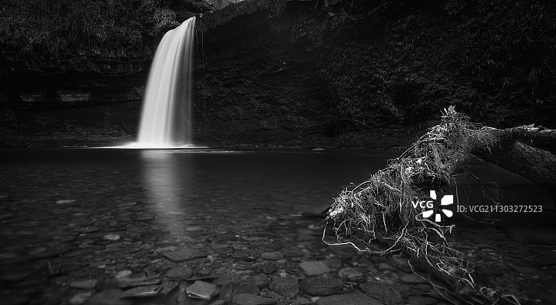 英国威尔士格林尼思瀑布的风景图片素材