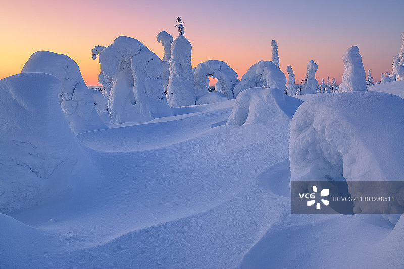 日落时分雪景全景图片素材