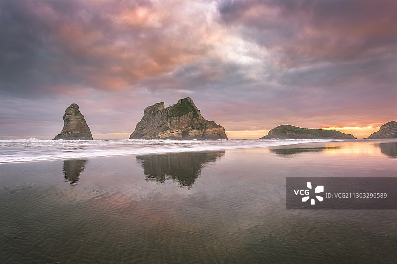 新西兰美丽的 Cannon 海滩海岸线图片素材