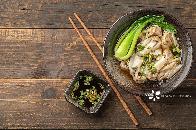 中国传统美食鲜肉小馄饨图片素材