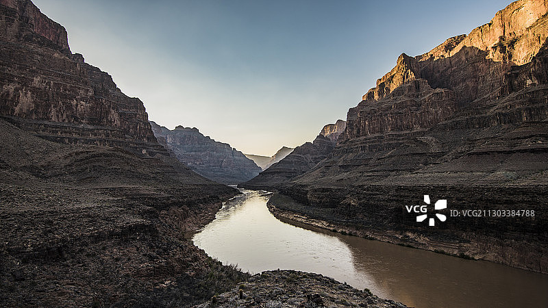 美国亚利桑那州科科尼诺县山区河流风光图片素材