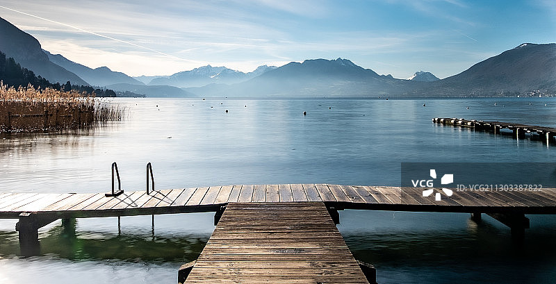 法国阿讷西的湖光山色图片素材