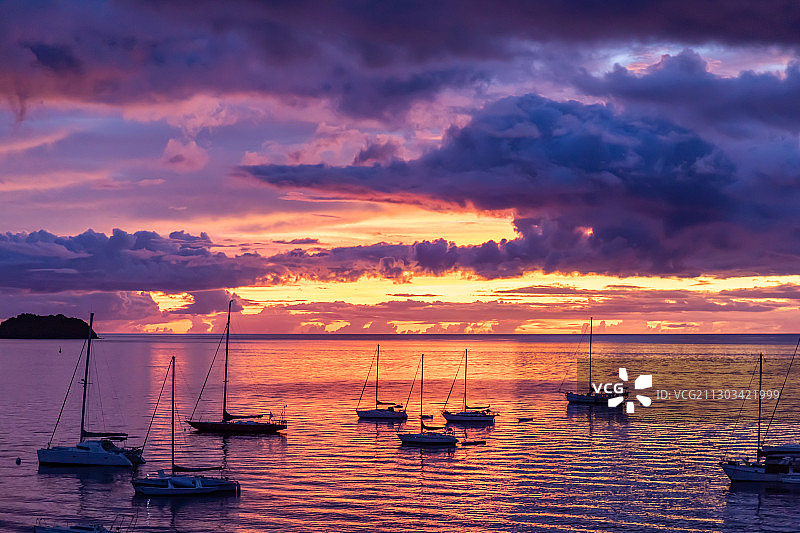 马提尼克岛日落时分的海景图片素材