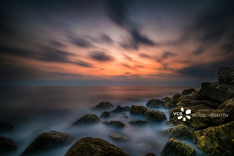 日落时分黎巴嫩省朱拜勒的壮丽海景图片素材