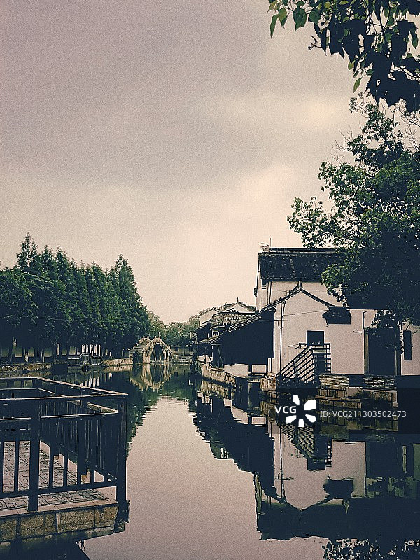 上海金泽古镇小桥流水图片素材