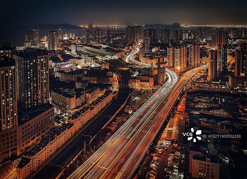 流光溢彩的都市之夜图片素材