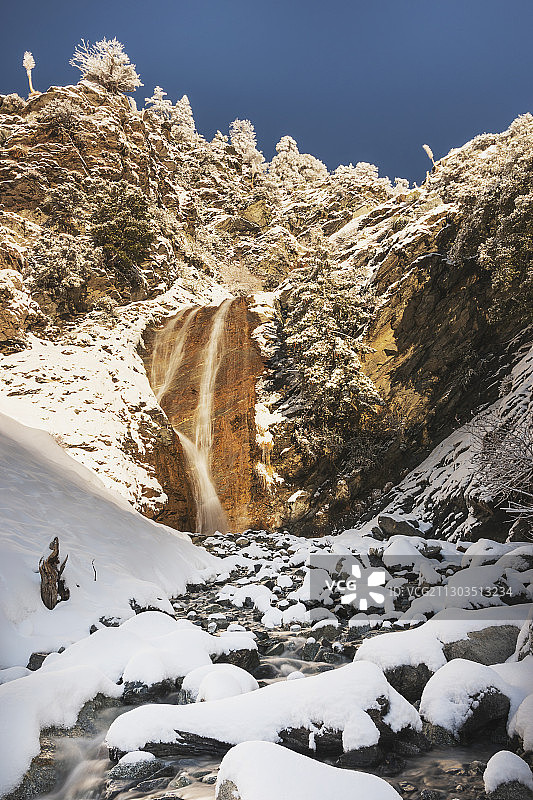美国加利福尼亚州秃头山雪山美景图片素材