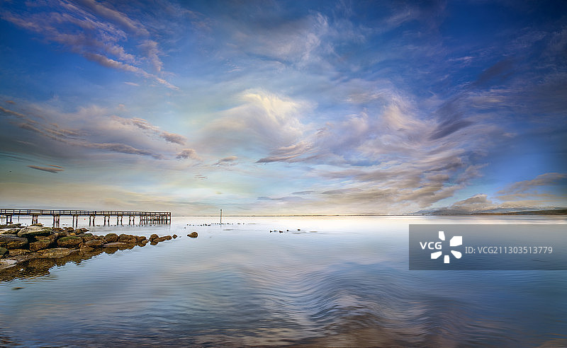 加拿大新月海滩日落海景图片素材