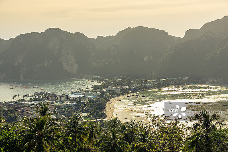 泰国甲米府奥南壮丽海景与山景图片素材