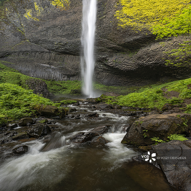 美国俄勒冈州拉图雷尔瀑布森林风景图片素材