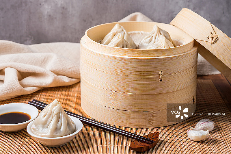 中国江苏无锡特产美食鲜肉小笼包图片素材