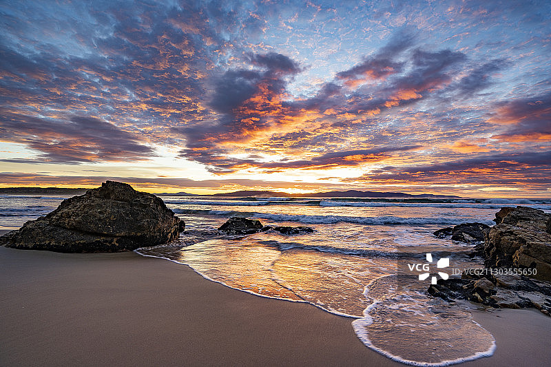 澳大利亚塔斯马尼亚克利夫顿海滩日落海景图片素材