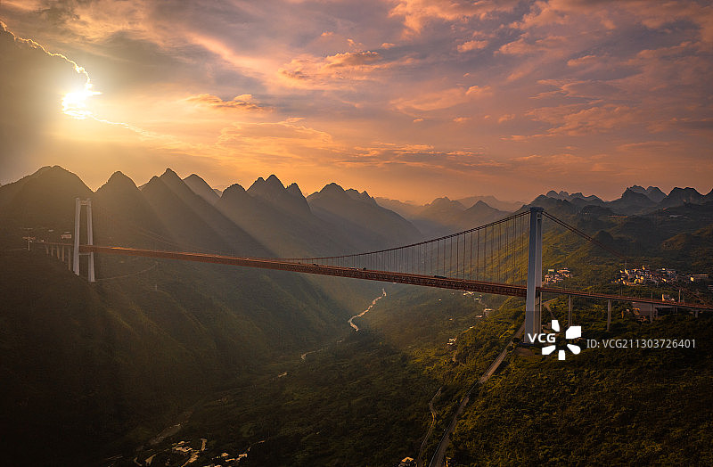 航拍世界第一的关岭坝陵河大桥图片素材