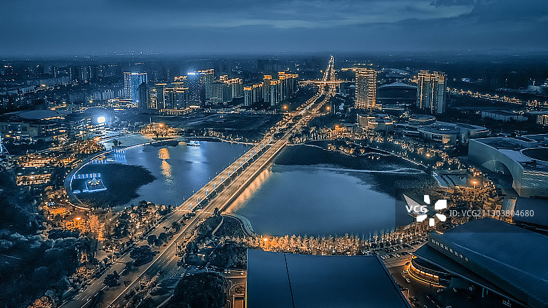 夜色明月湖图片素材