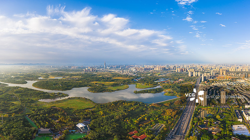 四川省成都市青龙湖湿地公园全景航拍图图片素材