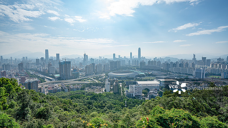 中国深圳笔架山公园鸟瞰城市天际线图片素材