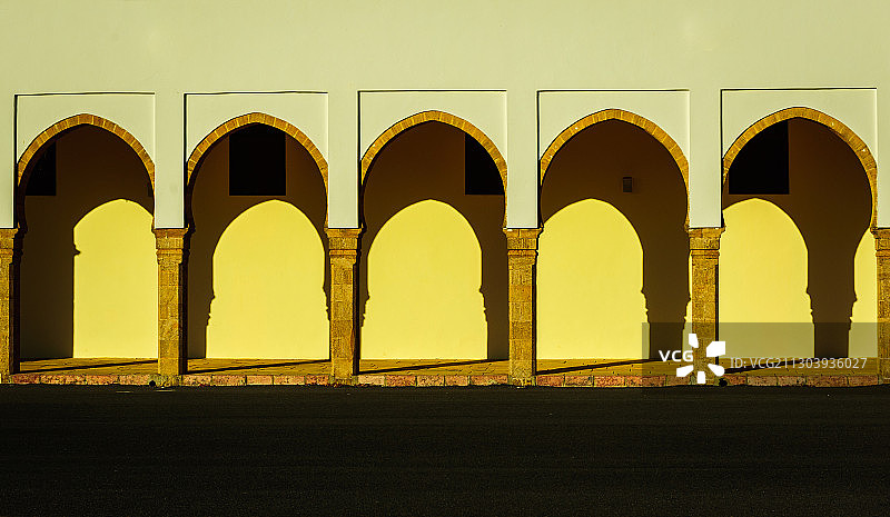 皇家宫殿与麦克苏尔清真寺图片素材