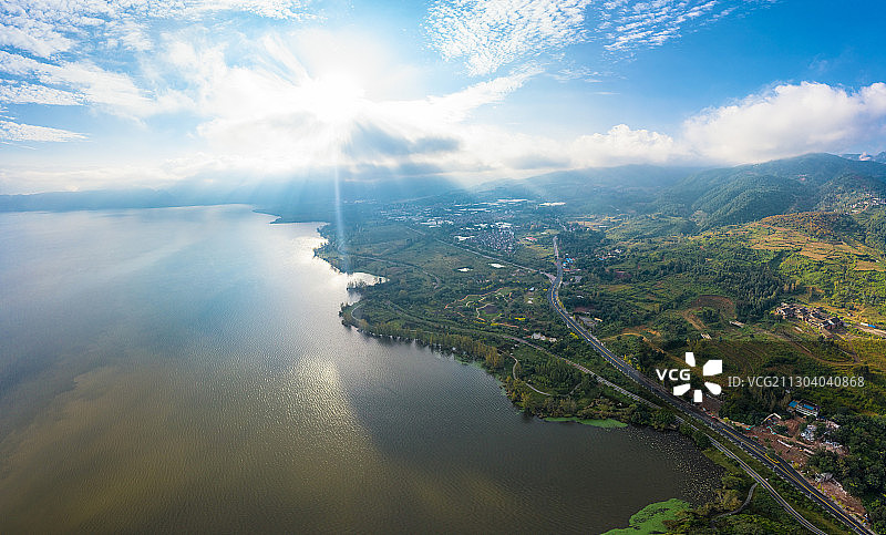 航拍西昌邛海风景区图片素材