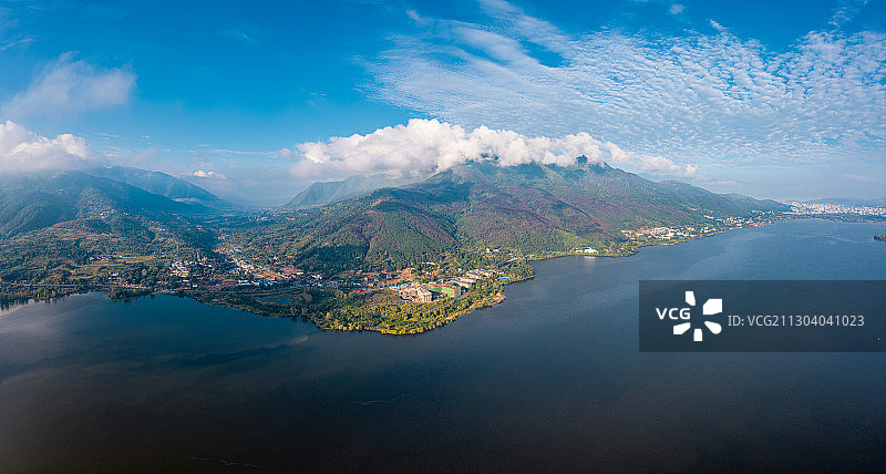 航拍西昌邛海泸山景区高清全景图片素材