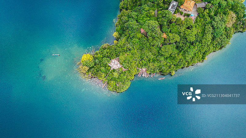 高原上的明珠--泸沽湖，川滇界上的里务比岛图片素材