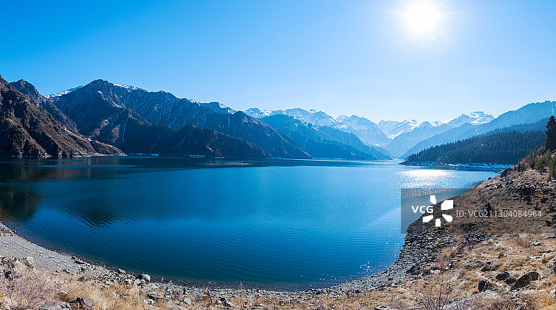 新疆天山天池全景图片素材
