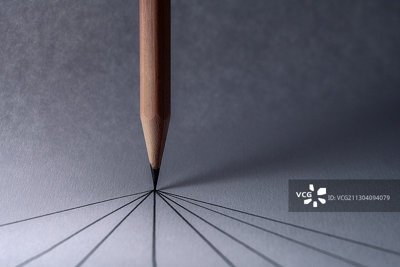 铅笔和白纸塑造的线条图片素材